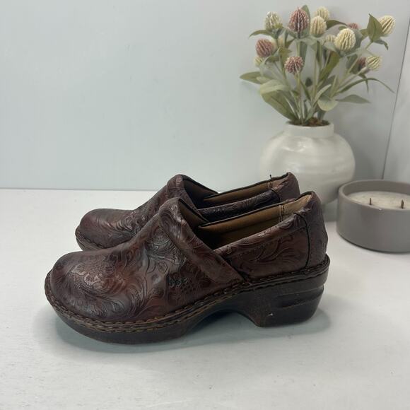BOC Born Concept Peggy Floral Embossed Leather Clog Shoes Brown Women 7.5 - Picture 3 of 9